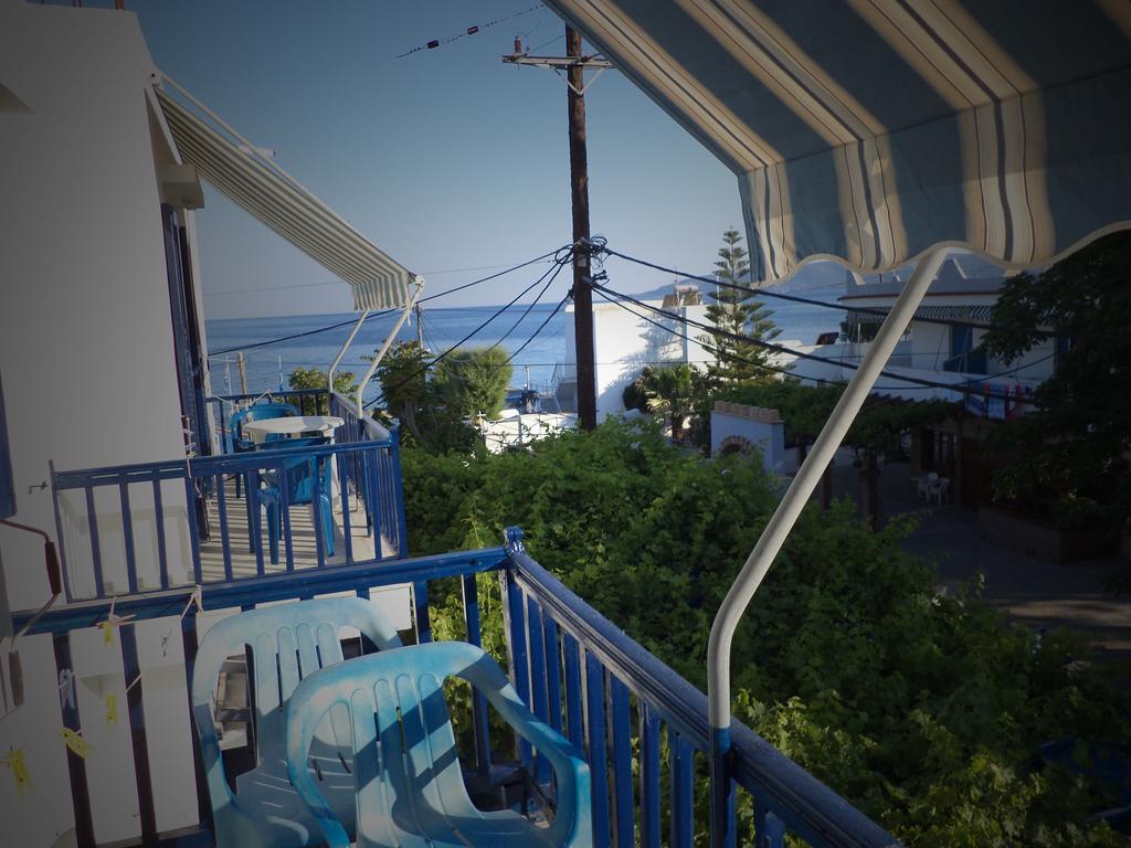 To Kamari Apartman Ajíasz Fotinísz-part Szoba fotó