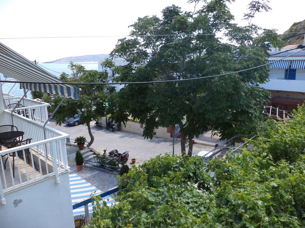 To Kamari Apartman Ajíasz Fotinísz-part Szoba fotó
