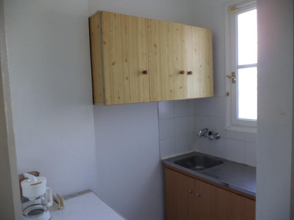 To Kamari Apartman Ajíasz Fotinísz-part Szoba fotó