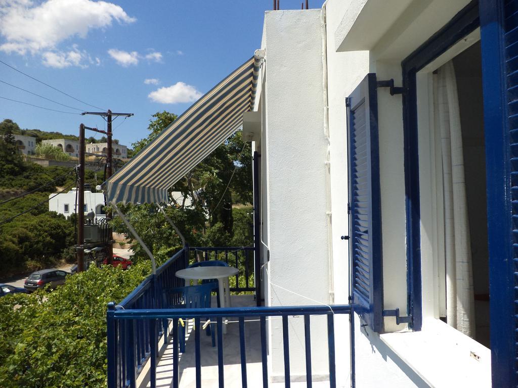 To Kamari Apartman Ajíasz Fotinísz-part Szoba fotó