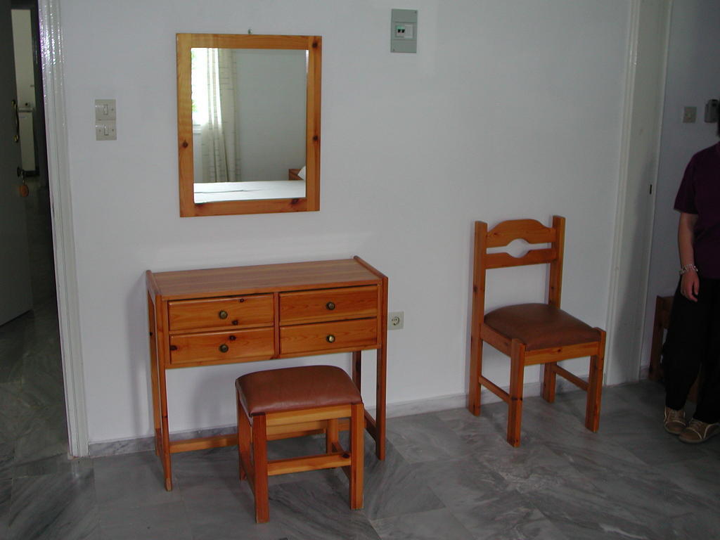 To Kamari Apartman Ajíasz Fotinísz-part Szoba fotó